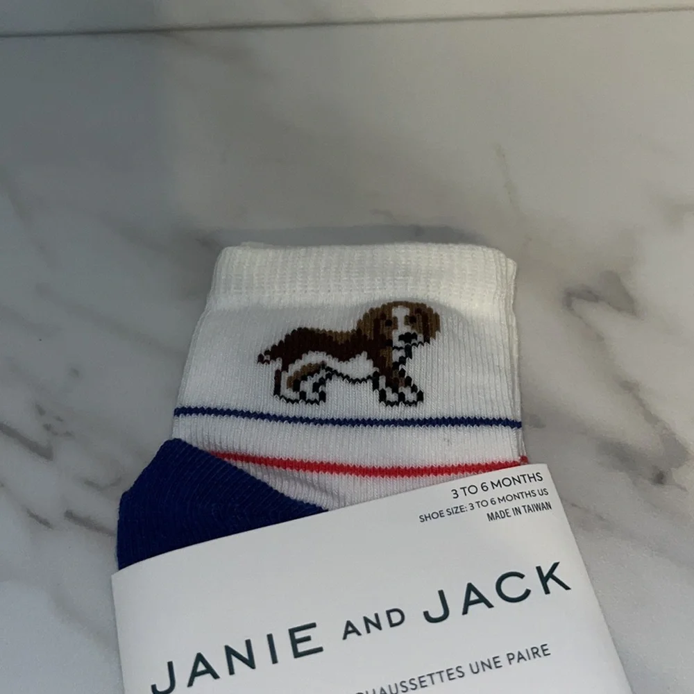NWT Janie and Jack beagle striped socks 3-6 months
